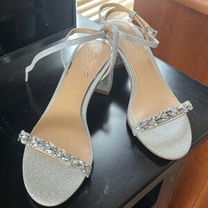 Jewel Badgley Mischka Silver Glitter Heels